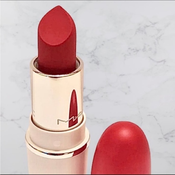 MAC Cosmetics Powder Kiss Lipstick in “In a Holidaze” New 1.5g no box - Picture 3 of 9